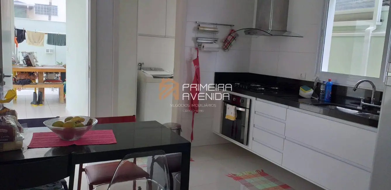 Foto 8 de Casa com 5 quartos à venda, 256m2 em Sao Jose Dos Campos - SP