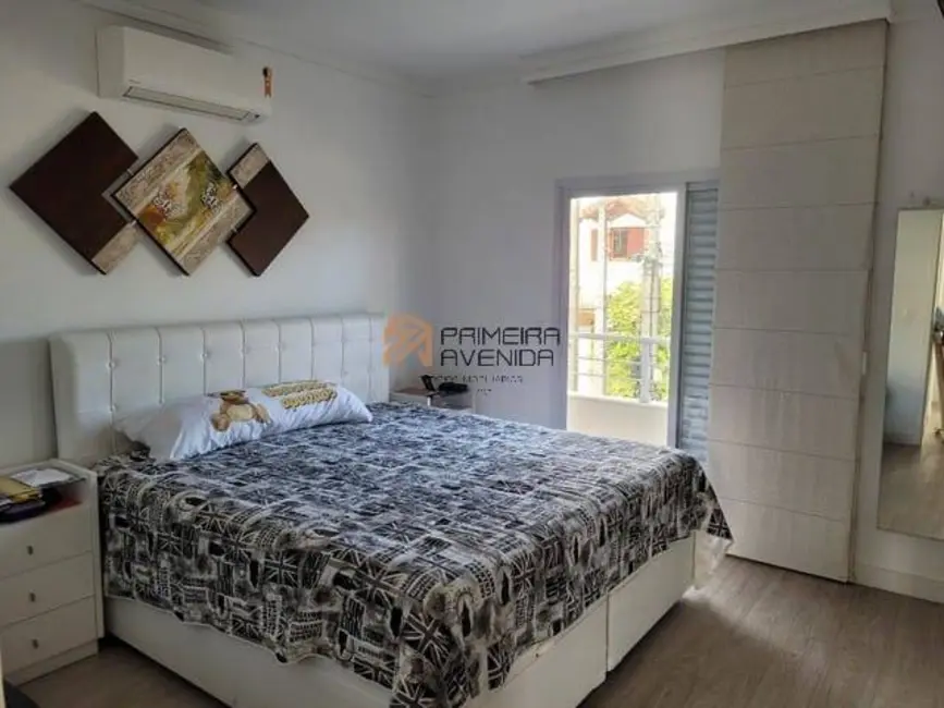 Casa com 3 quartos à venda, 210m2 em Sao Jose Dos Campos - SP - imagem 4 Foto 4 de Casa com 3 quartos à venda, 210m2 em Sao Jose Dos Campos - SP