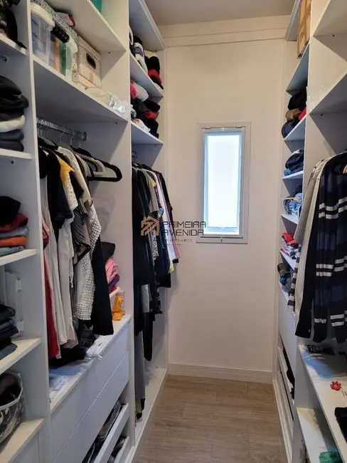 Casa com 3 quartos à venda, 210m2 em Sao Jose Dos Campos - SP - imagem 6 Foto 6 de Casa com 3 quartos à venda, 210m2 em Sao Jose Dos Campos - SP