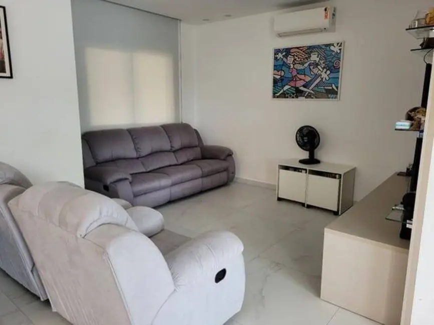Foto 2 de Casa com 3 quartos à venda, 210m2 em Sao Jose Dos Campos - SP