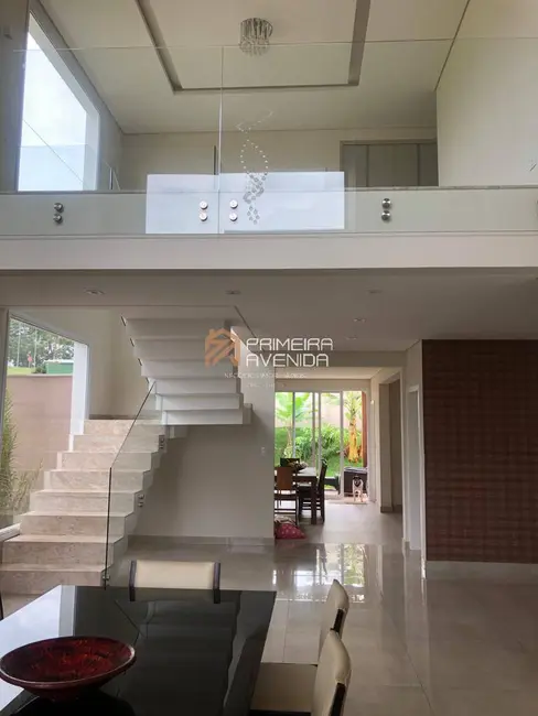 Foto 2 de Casa com 3 quartos à venda, 320m2 em Sao Jose Dos Campos - SP