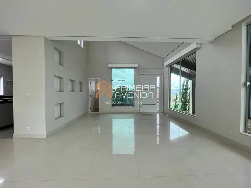 Foto 8 de Sobrado com 3 quartos à venda, 380m2 em Sao Jose Dos Campos - SP