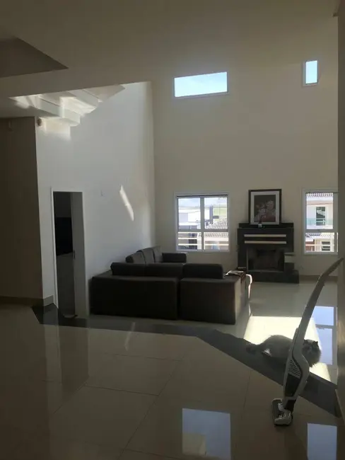 Casa com 4 quartos à venda, 450m2 em Sao Jose Dos Campos - SP - imagem 8 Foto 8 de Casa com 4 quartos à venda, 450m2 em Sao Jose Dos Campos - SP