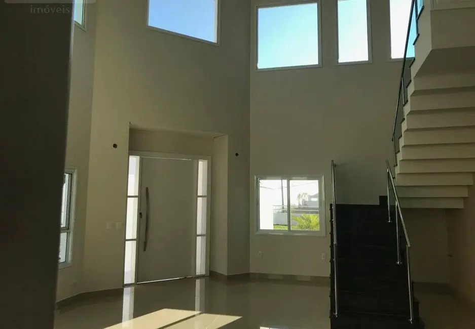Casa com 4 quartos à venda, 450m2 em Sao Jose Dos Campos - SP - imagem 2 Foto 2 de Casa com 4 quartos à venda, 450m2 em Sao Jose Dos Campos - SP
