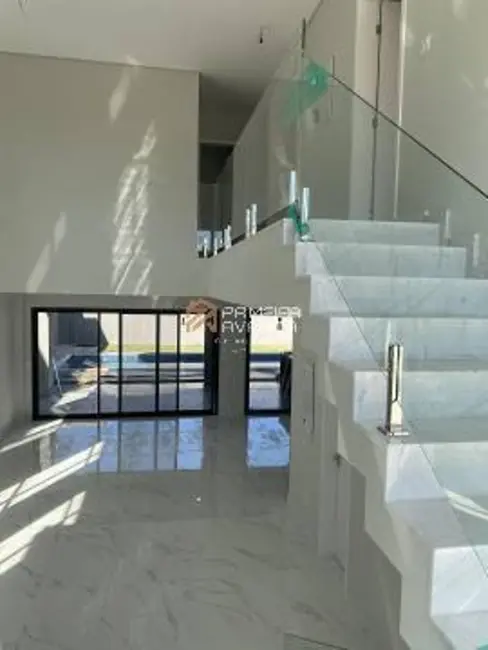 Foto 2 de Casa com 4 quartos à venda, 350m2 em Sao Jose Dos Campos - SP