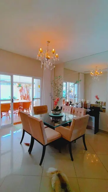 Foto 4 de Casa com 4 quartos à venda, 198m2 em Sao Jose Dos Campos - SP