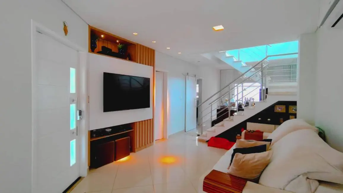 Foto 2 de Casa com 4 quartos à venda, 198m2 em Sao Jose Dos Campos - SP