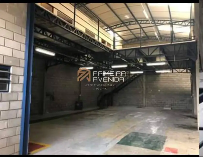Foto 2 de Armazém / Galpão à venda, 450m2 em Sao Jose Dos Campos - SP