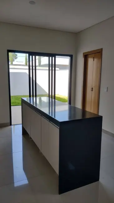 Foto 8 de Casa de Condomínio com 3 quartos à venda e para alugar, 160m2 em Vila Paraíso, Cacapava - SP