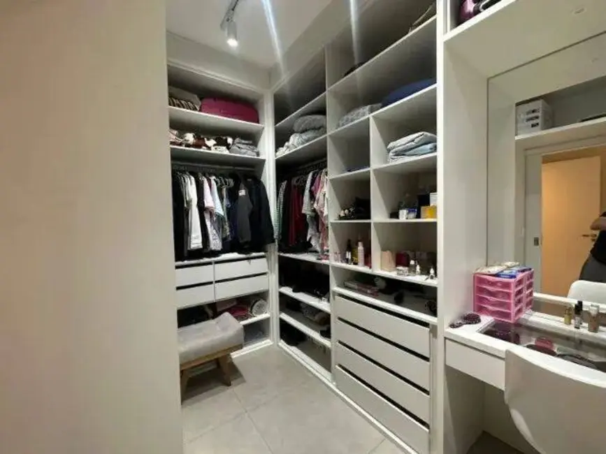 Foto 4 de Casa com 5 quartos à venda, 300m2 em Sao Jose Dos Campos - SP