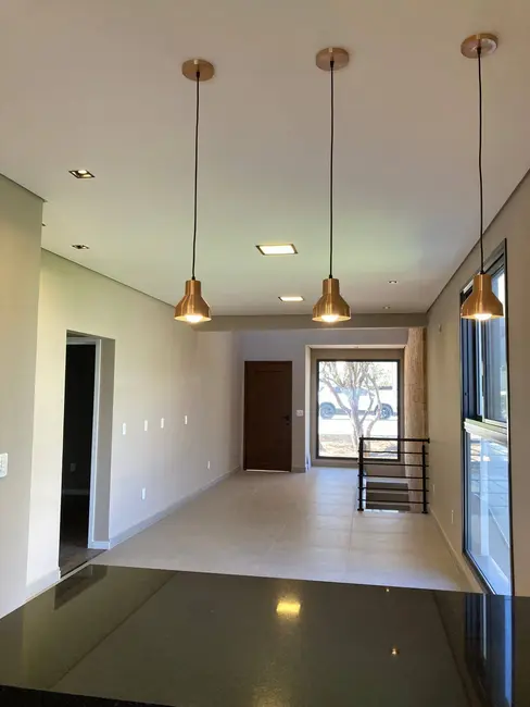 Foto 3 de Casa com 3 quartos à venda, 220m2 em Caçapava Velha, Cacapava - SP