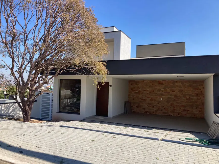 Foto 1 de Casa com 3 quartos à venda, 220m2 em Caçapava Velha, Cacapava - SP