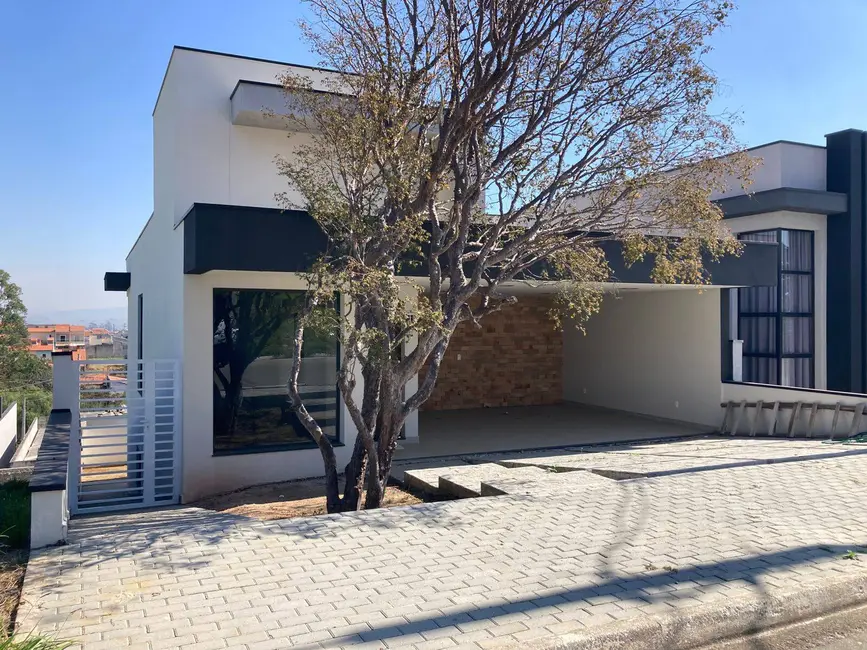 Foto 2 de Casa com 3 quartos à venda, 220m2 em Caçapava Velha, Cacapava - SP