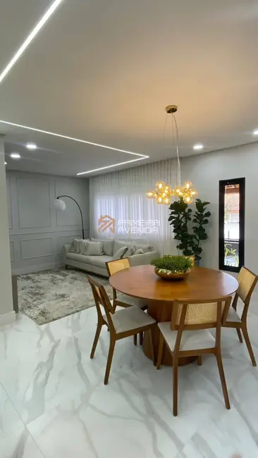 Foto 2 de Sobrado com 3 quartos à venda, 210m2 em Sao Jose Dos Campos - SP