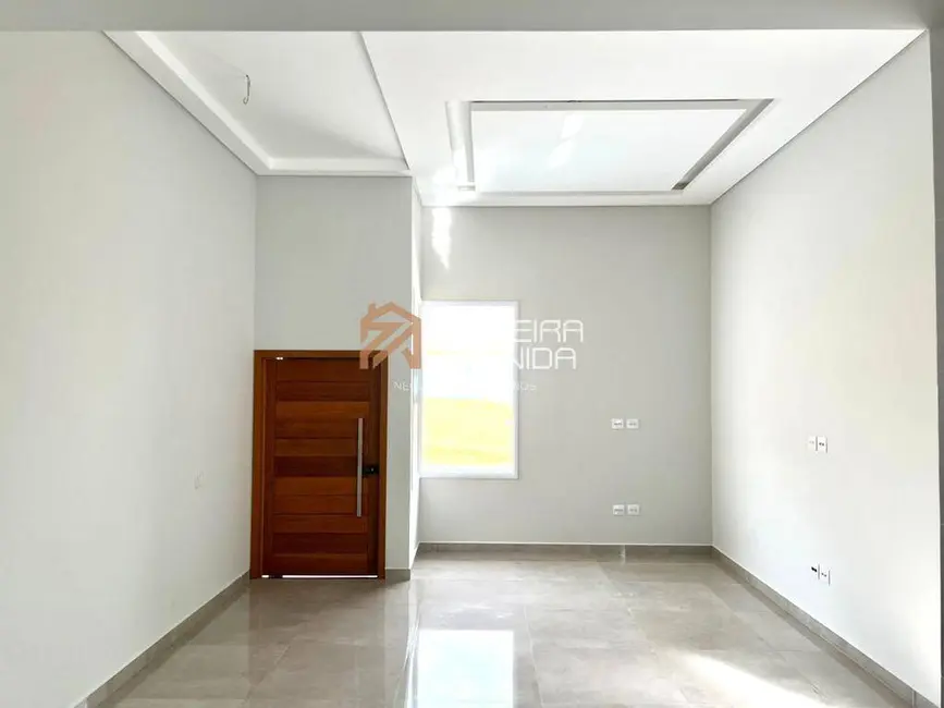 Foto 2 de Casa de Condomínio com 3 quartos à venda, 160m2 em Cacapava - SP