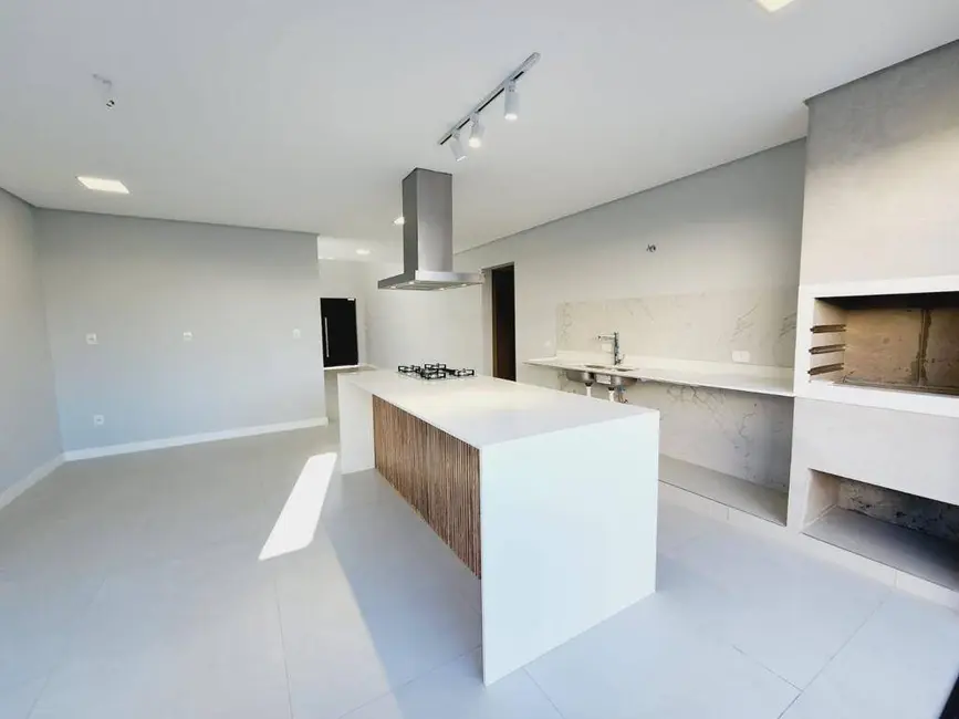 Foto 8 de Casa com 3 quartos à venda, 187m2 em Cacapava - SP