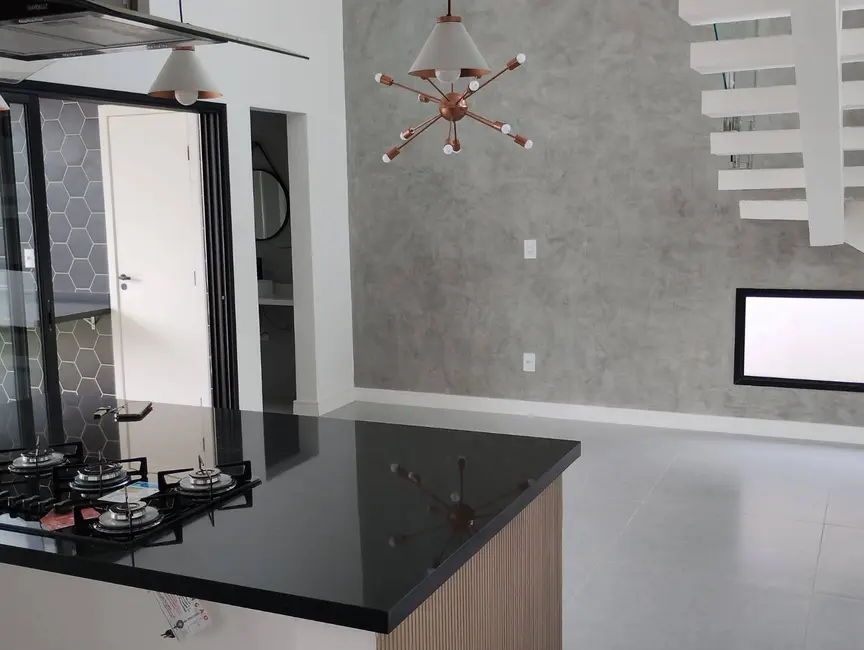 Foto 3 de Casa com 3 quartos à venda, 167m2 em Parque Residencial Maria Elmira, Cacapava - SP