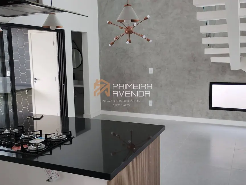 Foto 3 de Casa com 3 quartos à venda, 167m2 em Parque Residencial Maria Elmira, Cacapava - SP