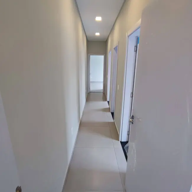 Foto 2 de Casa de Condomínio com 3 quartos à venda, 150m2 em Cacapava - SP