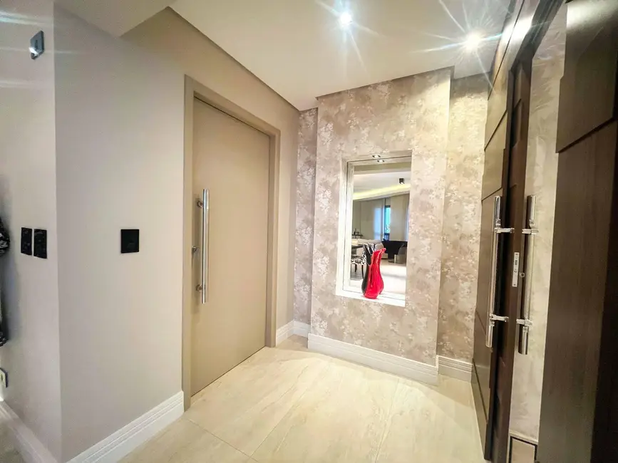 Foto 2 de Apartamento com 2 quartos à venda, 220m2 em Sao Jose Dos Campos - SP