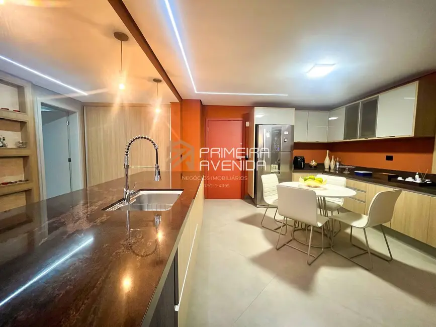 Apartamento com 2 quartos à venda, 220m2 em Sao Jose Dos Campos - SP - imagem 5 Foto 5 de Apartamento com 2 quartos à venda, 220m2 em Sao Jose Dos Campos - SP