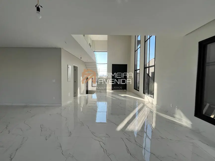 Casa com 4 quartos à venda, 350m2 em Sao Jose Dos Campos - SP - imagem 2 Foto 2 de Casa com 4 quartos à venda, 350m2 em Sao Jose Dos Campos - SP