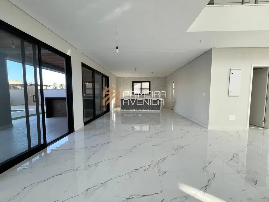 Casa com 4 quartos à venda, 350m2 em Sao Jose Dos Campos - SP - imagem 3 Foto 3 de Casa com 4 quartos à venda, 350m2 em Sao Jose Dos Campos - SP