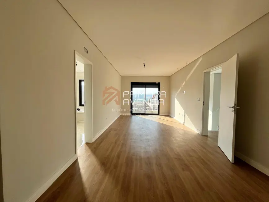 Casa com 4 quartos à venda, 350m2 em Sao Jose Dos Campos - SP - imagem 8 Foto 8 de Casa com 4 quartos à venda, 350m2 em Sao Jose Dos Campos - SP