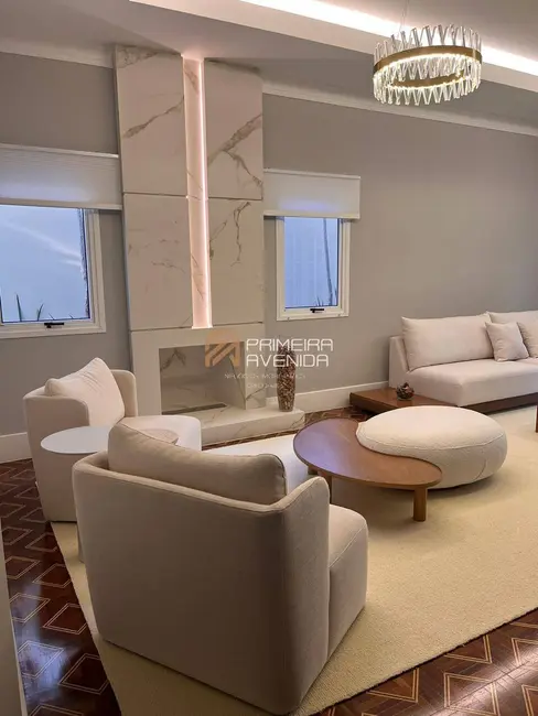 Foto 2 de Casa com 4 quartos à venda, 350m2 em Sao Jose Dos Campos - SP