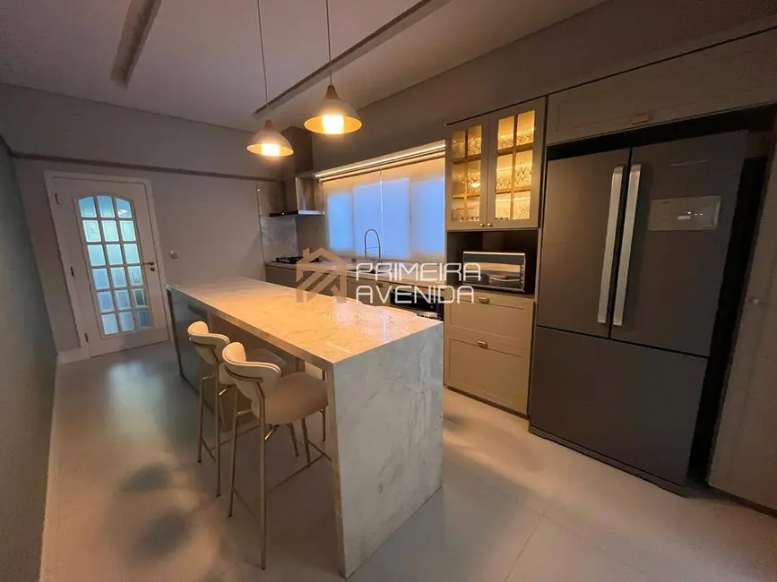 Foto 9 de Casa com 4 quartos à venda, 350m2 em Sao Jose Dos Campos - SP