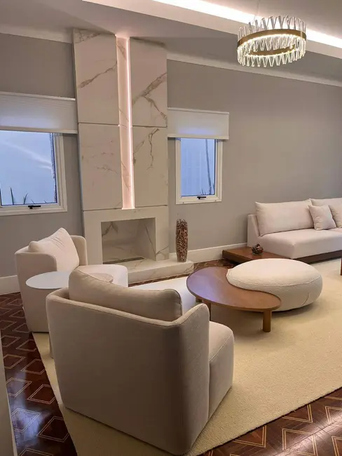 Foto 2 de Casa com 4 quartos à venda, 350m2 em Sao Jose Dos Campos - SP