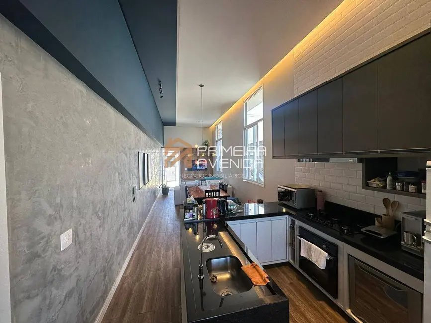 Foto 6 de Sobrado com 5 quartos à venda, 300m2 em Sao Jose Dos Campos - SP