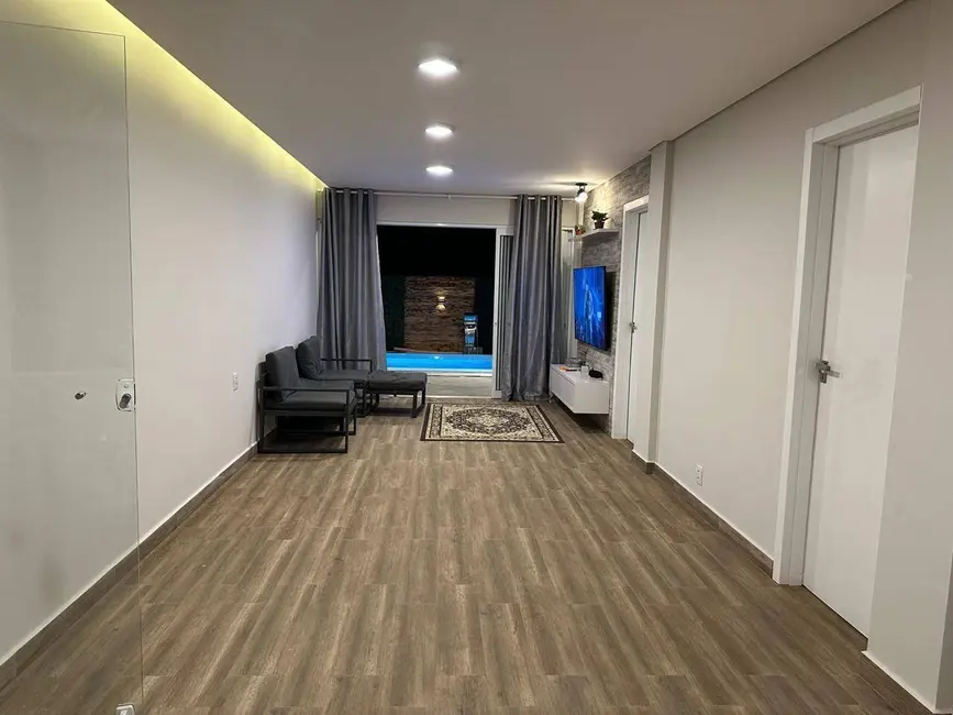Sobrado com 5 quartos à venda, 300m2 em Sao Jose Dos Campos - SP - imagem 2 Foto 2 de Sobrado com 5 quartos à venda, 300m2 em Sao Jose Dos Campos - SP