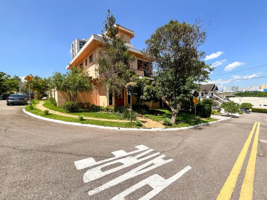 Foto 1 de Casa com 4 quartos à venda, 355m2 em Sao Jose Dos Campos - SP