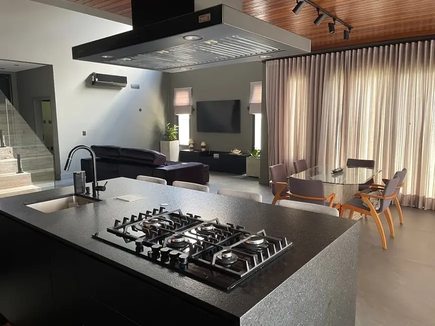 Foto 9 de Casa com 4 quartos à venda, 400m2 em Sao Jose Dos Campos - SP