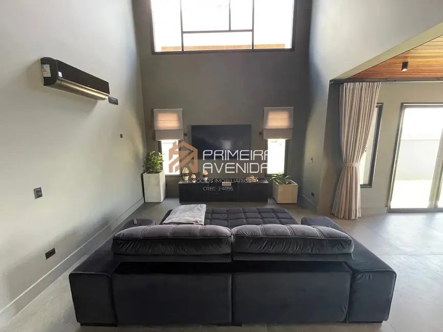 Foto 4 de Casa com 4 quartos à venda, 400m2 em Sao Jose Dos Campos - SP