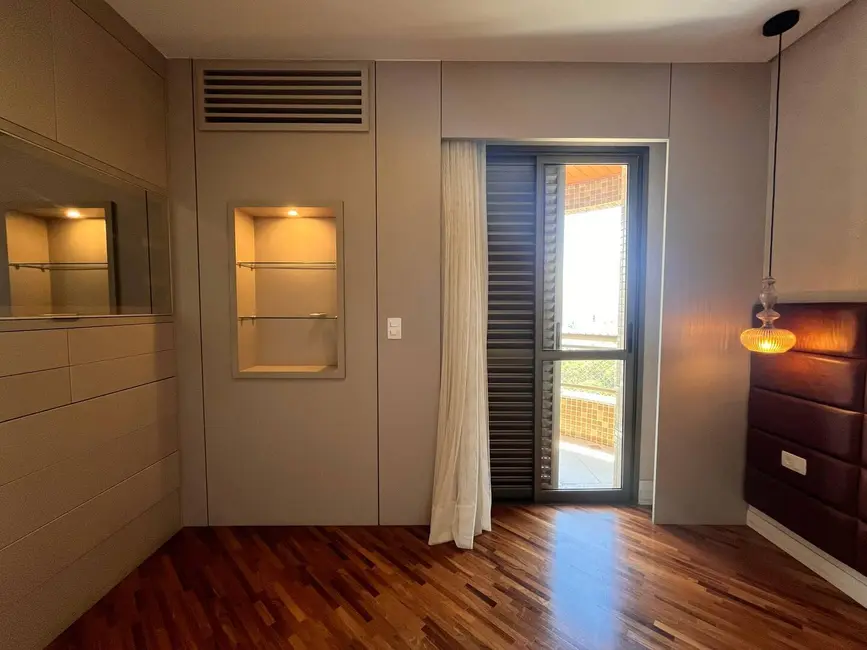 Foto 4 de Apartamento com 4 quartos à venda, 204m2 em Sao Jose Dos Campos - SP