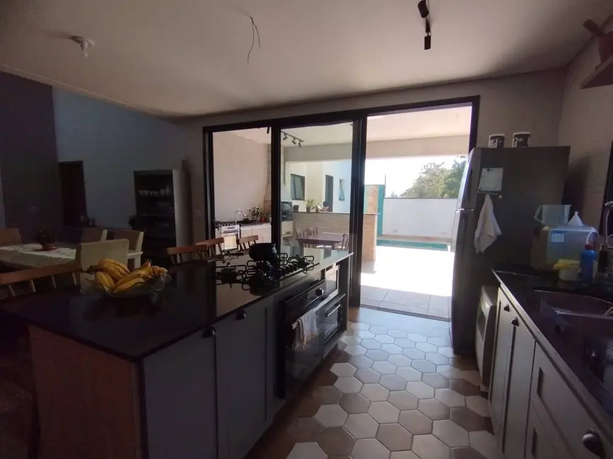 Foto 3 de Casa de Condomínio com 4 quartos à venda, 415m2 em Bairro do Grama, Cacapava - SP