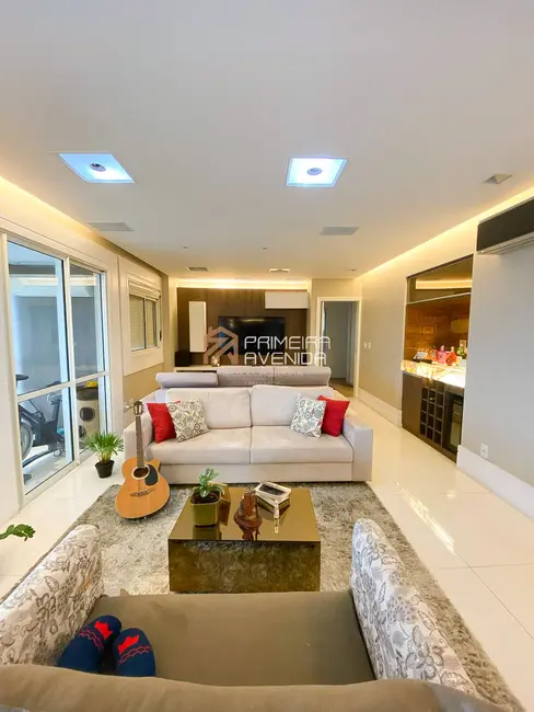 Apartamento com 3 quartos à venda, 194m2 em Sao Jose Dos Campos - SP - imagem 1 Foto 1 de Apartamento com 3 quartos à venda, 194m2 em Sao Jose Dos Campos - SP