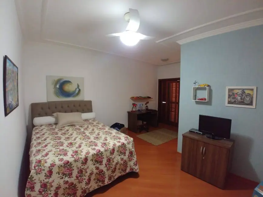 Foto 8 de Casa com 4 quartos à venda, 340m2 em Jardim Altos de Santana II, Jacarei - SP
