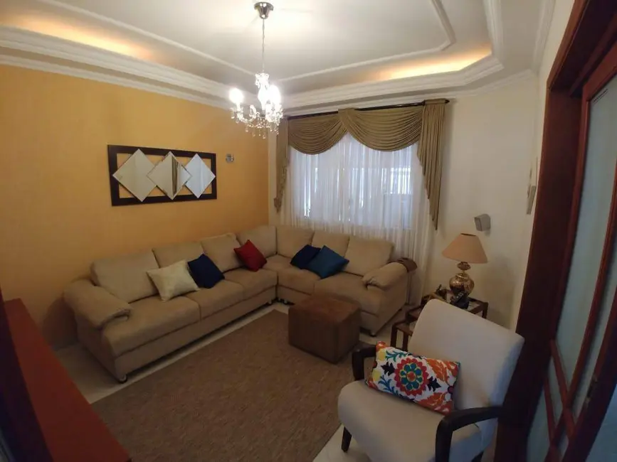 Foto 3 de Casa com 4 quartos à venda, 340m2 em Jardim Altos de Santana II, Jacarei - SP