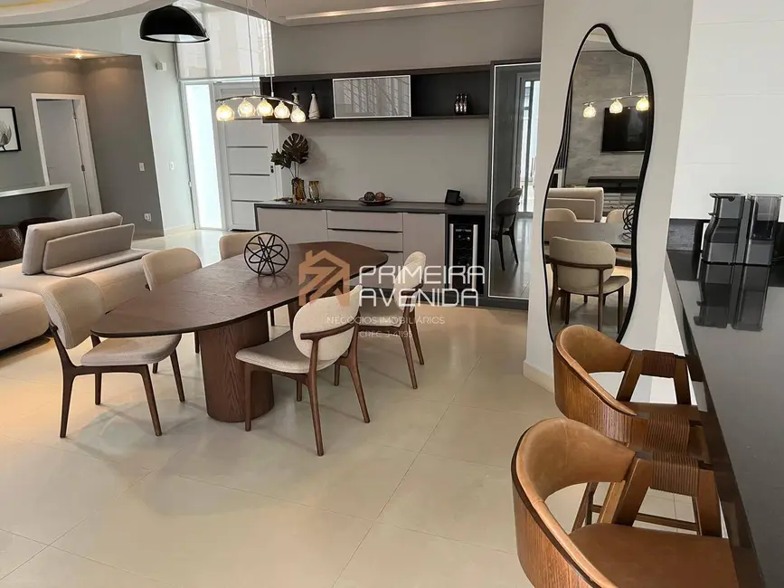 Casa com 5 quartos à venda, 375m2 em Sao Jose Dos Campos - SP - imagem 3 Foto 3 de Casa com 5 quartos à venda, 375m2 em Sao Jose Dos Campos - SP