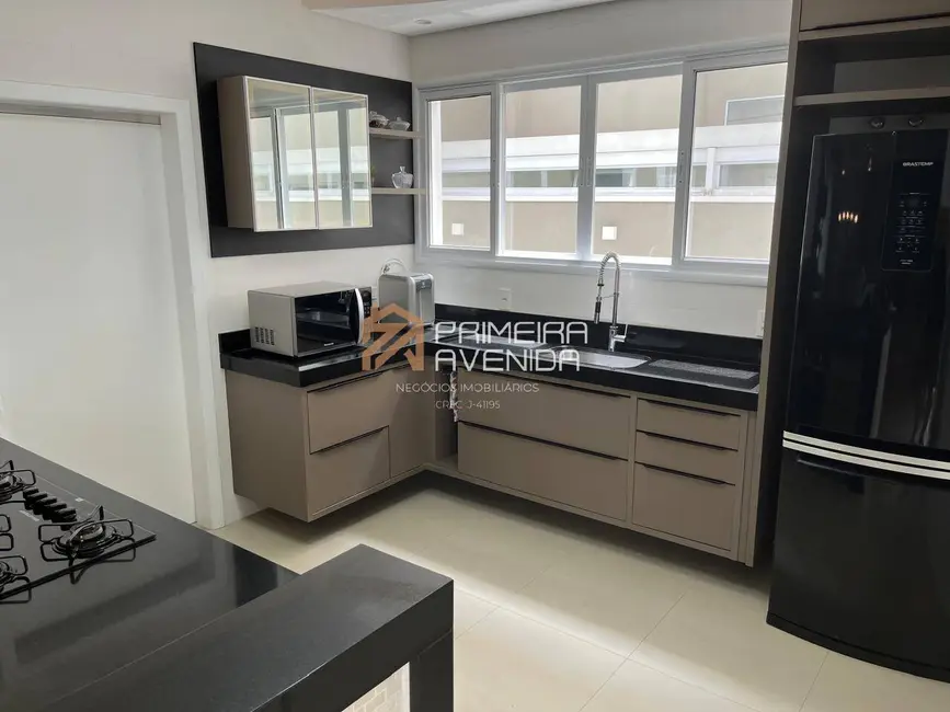 Casa com 5 quartos à venda, 375m2 em Sao Jose Dos Campos - SP - imagem 7 Foto 7 de Casa com 5 quartos à venda, 375m2 em Sao Jose Dos Campos - SP