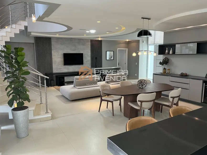 Casa com 5 quartos à venda, 375m2 em Sao Jose Dos Campos - SP - imagem 2 Foto 2 de Casa com 5 quartos à venda, 375m2 em Sao Jose Dos Campos - SP