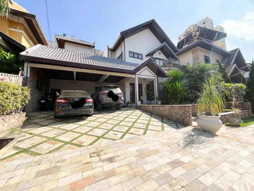 Foto 2 de Casa com 4 quartos para alugar, 322m2 em Sao Jose Dos Campos - SP