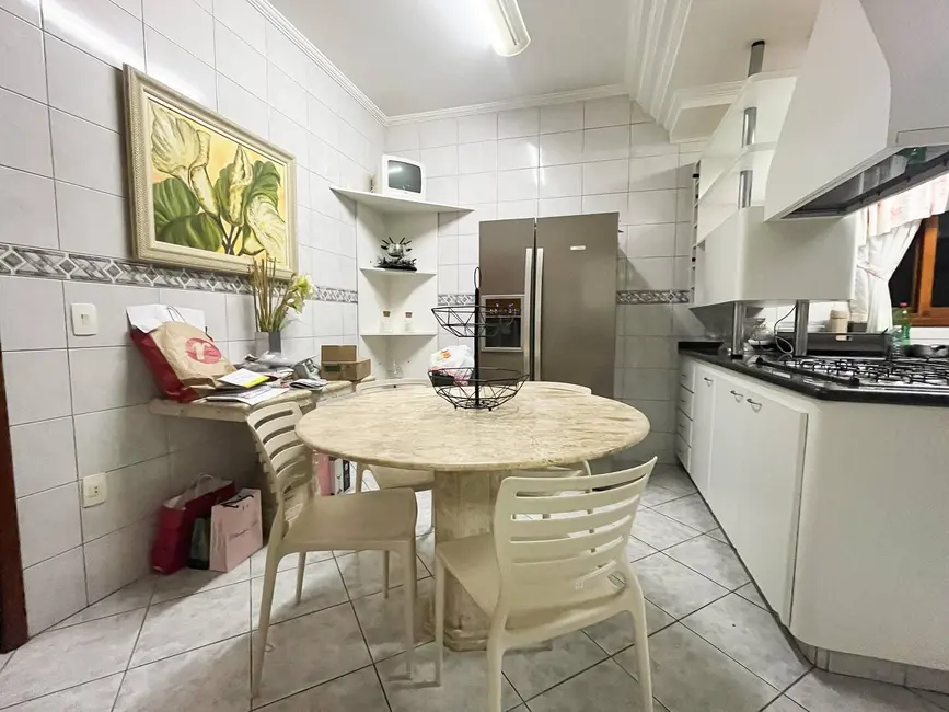 Foto 7 de Casa com 4 quartos para alugar, 322m2 em Sao Jose Dos Campos - SP