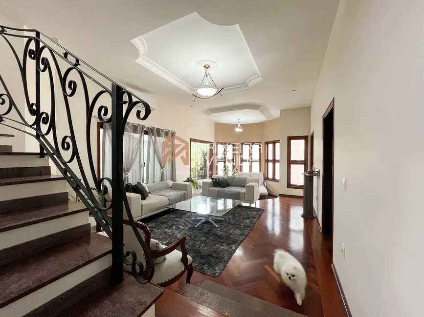 Casa com 4 quartos para alugar, 322m2 em Sao Jose Dos Campos - SP - imagem 4 Foto 4 de Casa com 4 quartos para alugar, 322m2 em Sao Jose Dos Campos - SP