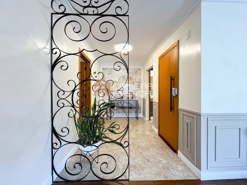 Foto 7 de Apartamento com 4 quartos à venda, 247m2 em Sao Jose Dos Campos - SP