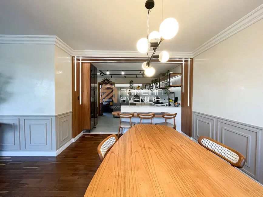 Foto 9 de Apartamento com 4 quartos à venda, 247m2 em Sao Jose Dos Campos - SP