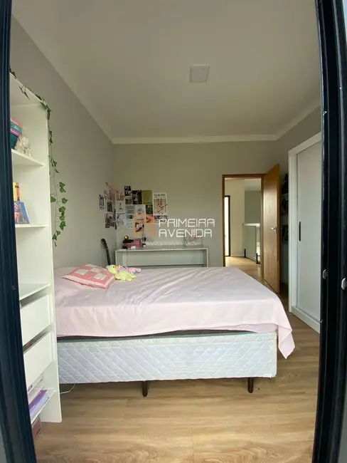 Casa com 3 quartos à venda, 311m2 em Sao Jose Dos Campos - SP - imagem 3 Foto 3 de Casa com 3 quartos à venda, 311m2 em Sao Jose Dos Campos - SP